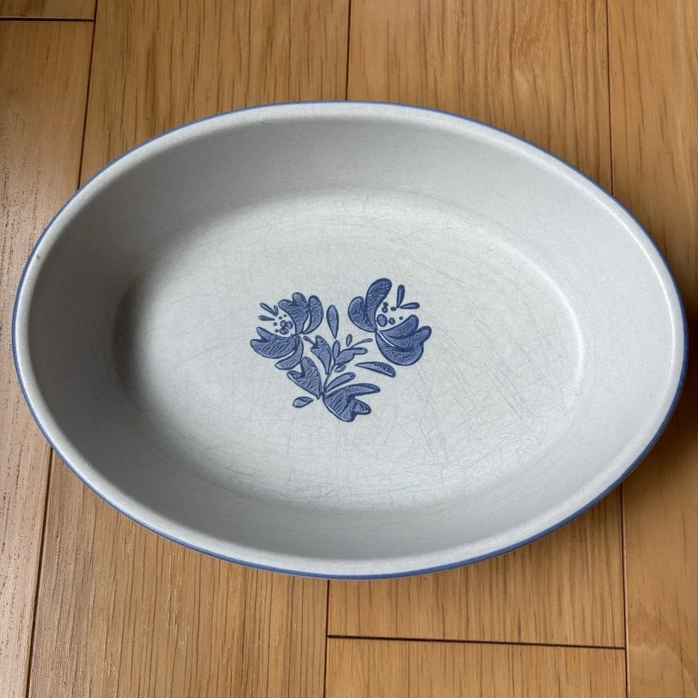 Pfaltzgraff Yorktowne Oval Baking Serving Dish 10 x 7 Casserole Vegetable Bowl